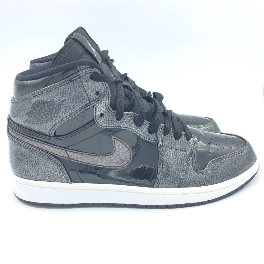 Air Jordan 1 Retro | Sz 10.5 - Picture 6 of 16